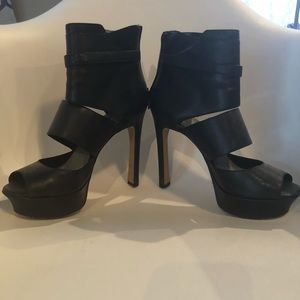 Size 9 platforms
